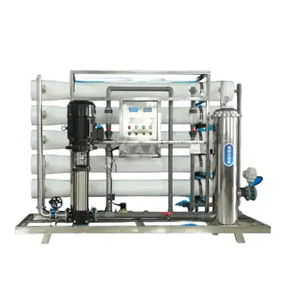Commercial reverse osmosis water purifier with membranes