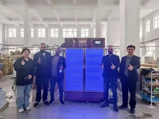 Mobile multi-tier hydroponic cabinet with LED grow lights